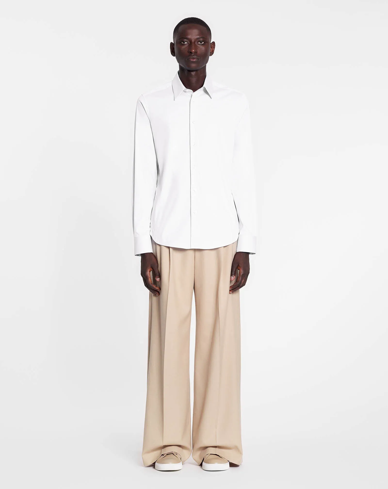 CHEMISE COUPE SLIM AVEC BOUTONS APPARENTS