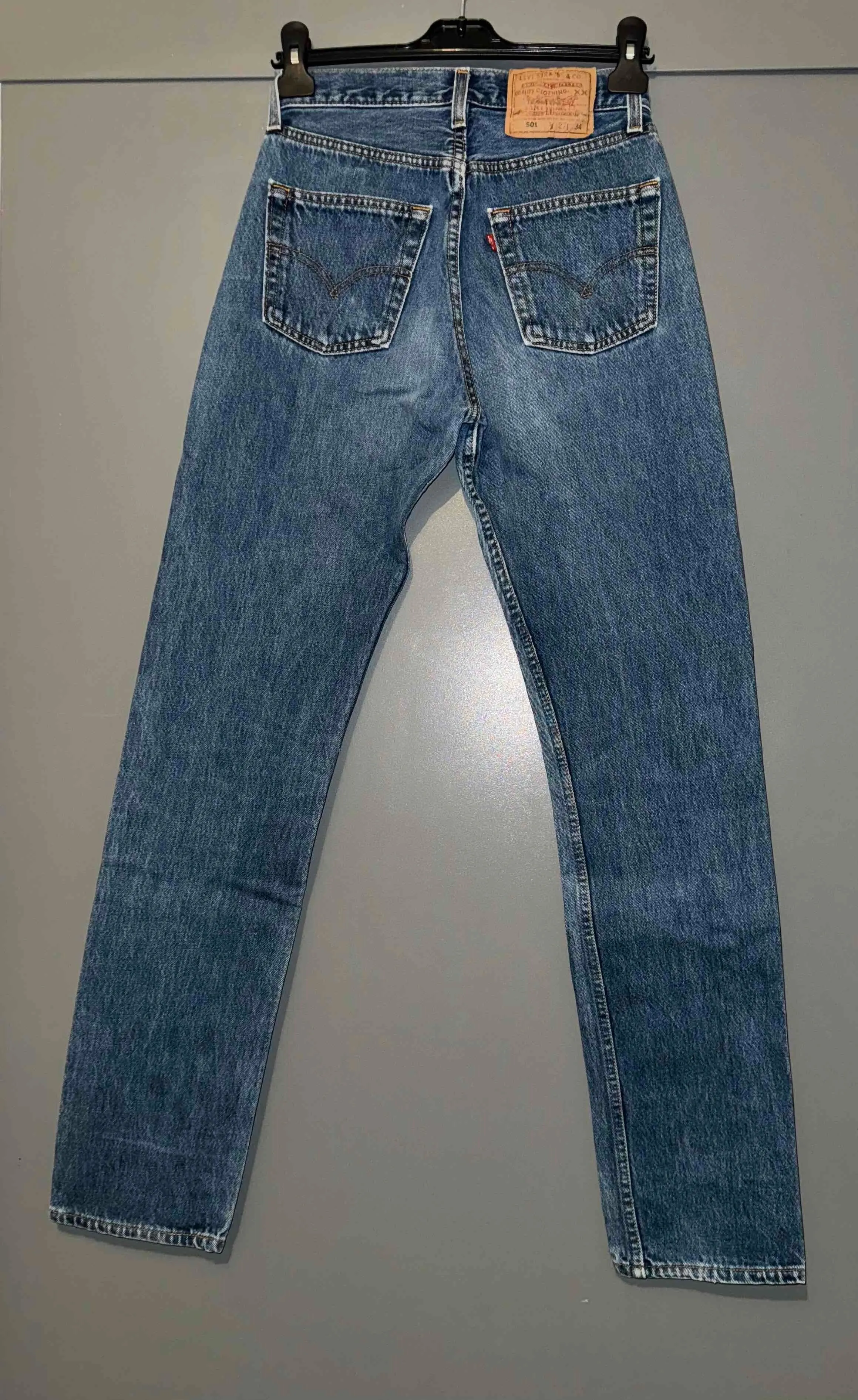 Jean Levi's 501 W27L34