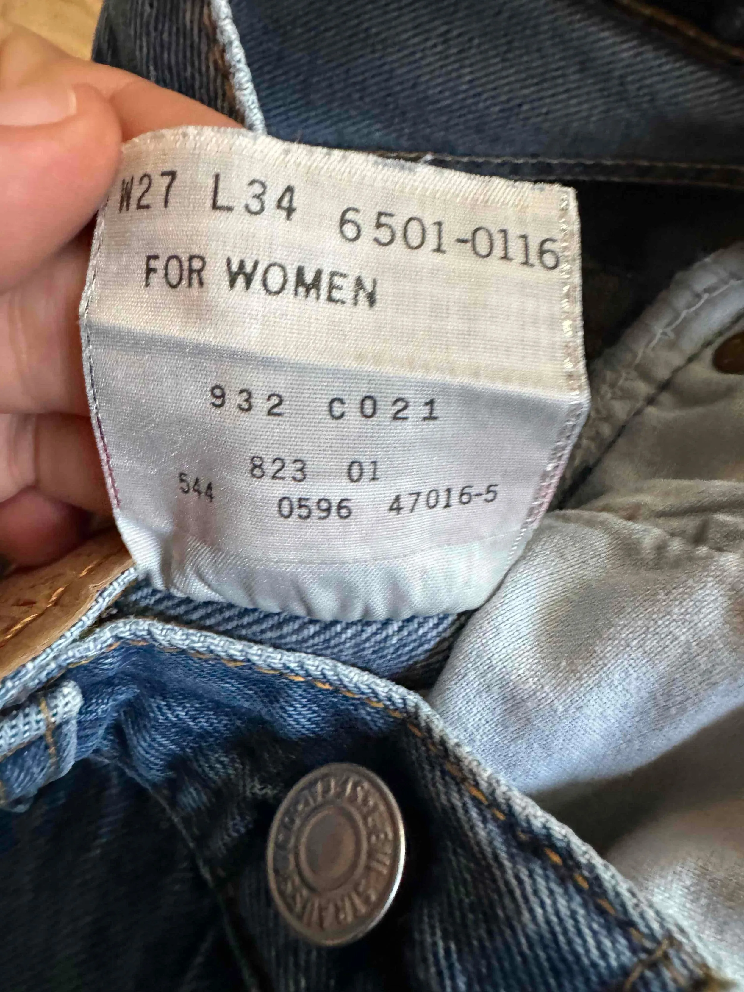 Jean Levi's 501 W27L34