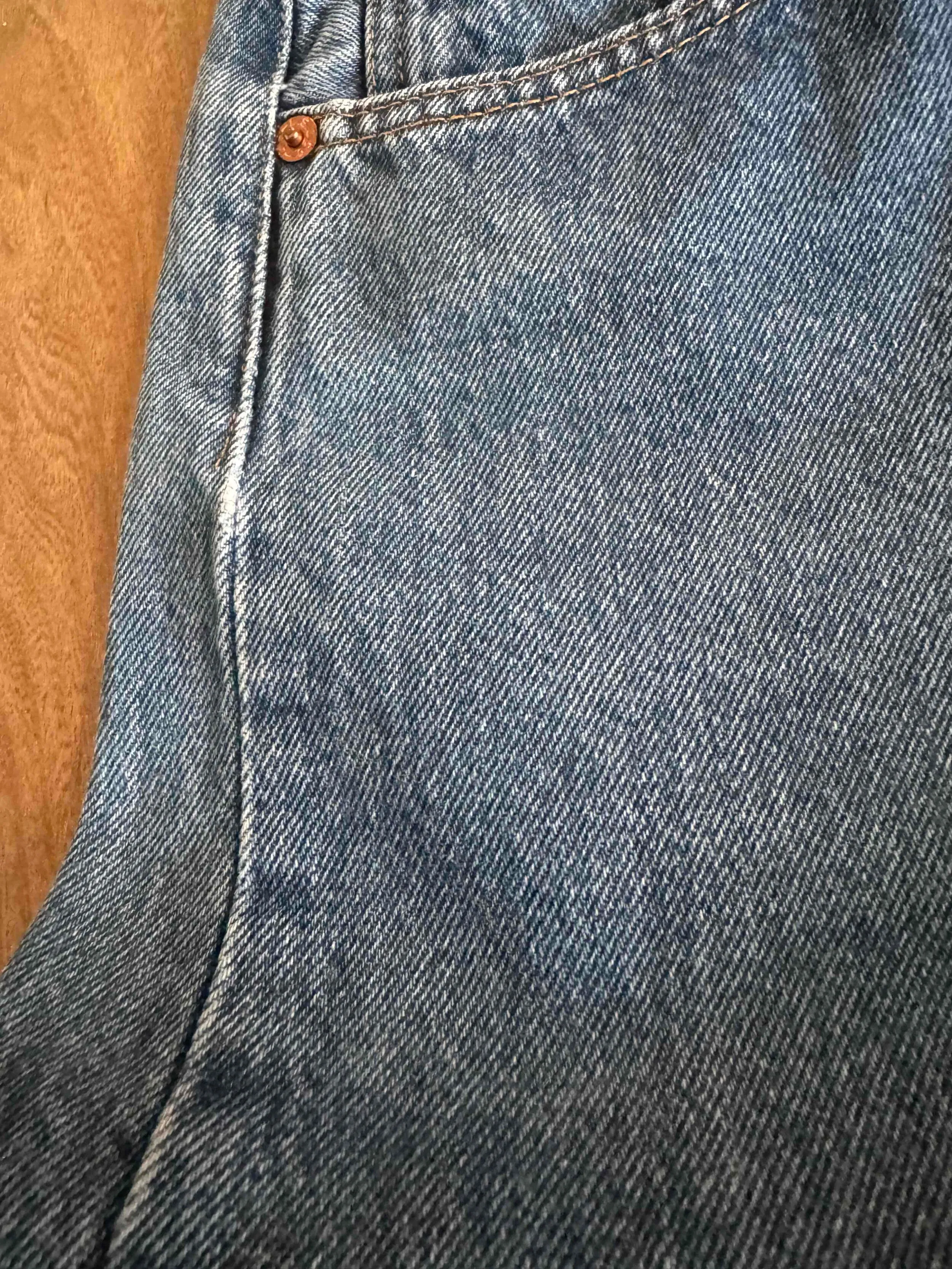 Jean Levi's 501 W27L34